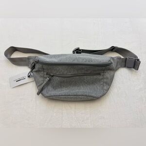 Vera Bradley Women’s/Men’s Belt Bag/ Fanny Pack/ Crossbody Bag Grey NWT